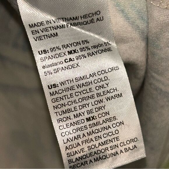 Chico’s Split Neck Tropical Snakeskin Print Short Sleeve Tunic Dress Chicos - Picture 9 of 13